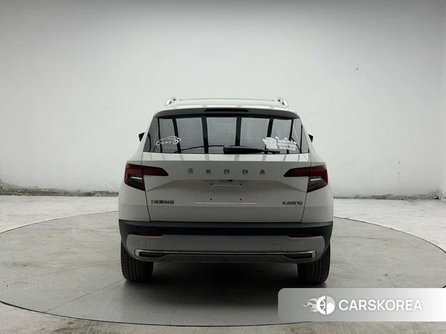 Skoda Karoq 2022 Белый из Китая, фото 3