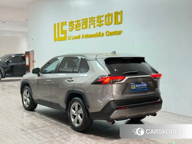 Toyota RAV4 2021 Шампань из Китая, фото 3