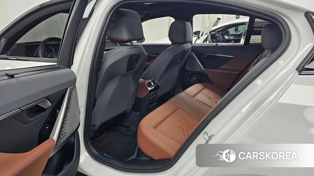 BMW 5 Series (G60) 2026 Белый из Кореи, фото 3