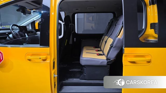 Hyundai Staria 2022 Желтый из Кореи, фото 3