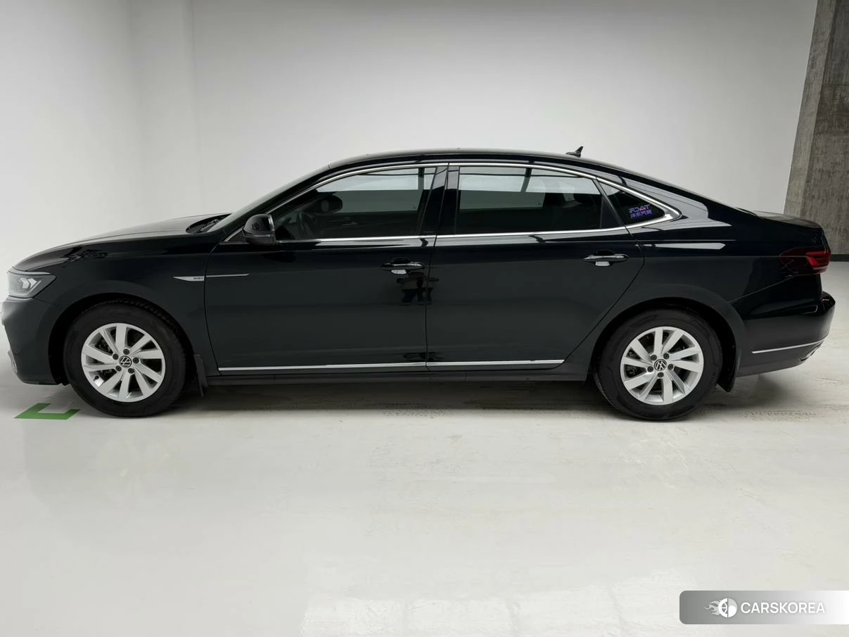 Volkswagen Passat 2021 Черный из Китая, фото 3