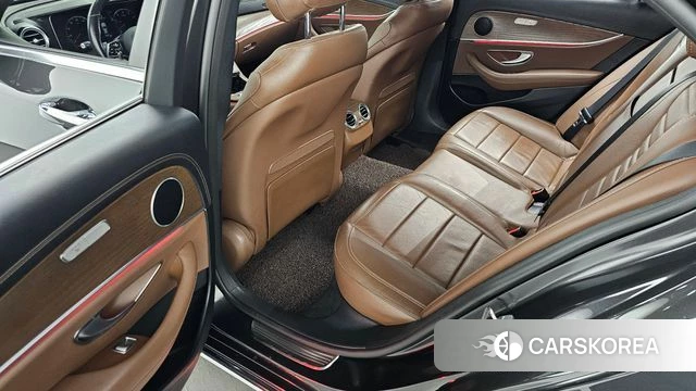 Mercedes-Benz E-Class W213 2021 Серый из Кореи, фото 3