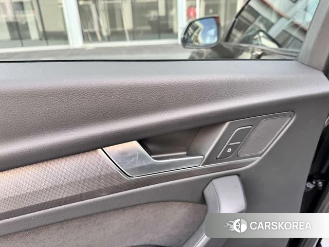 Audi Q5L 2023 Черный из Китая, фото 3