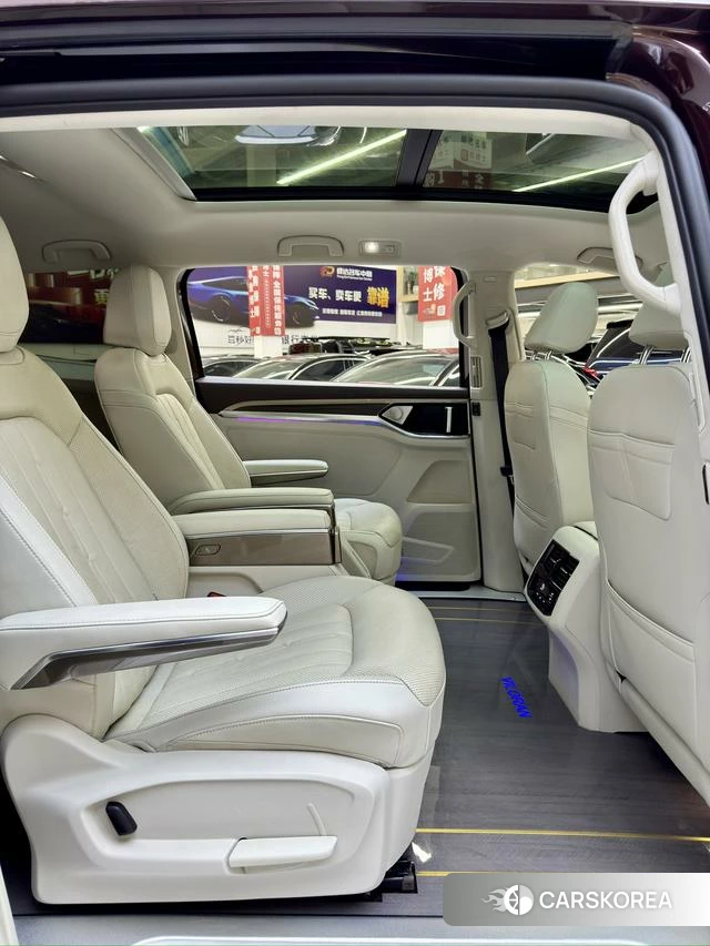Volkswagen Viloran 2021 Красный из Китая, фото 3