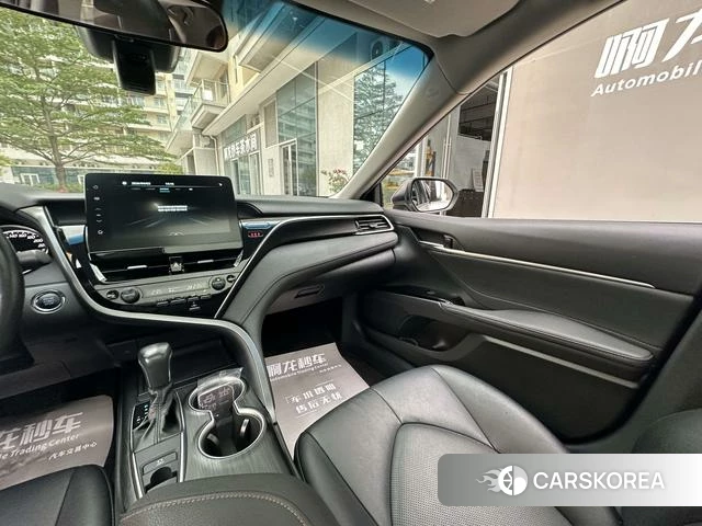 Toyota Camry 2021 Серебристо-серый из Китая, фото 3