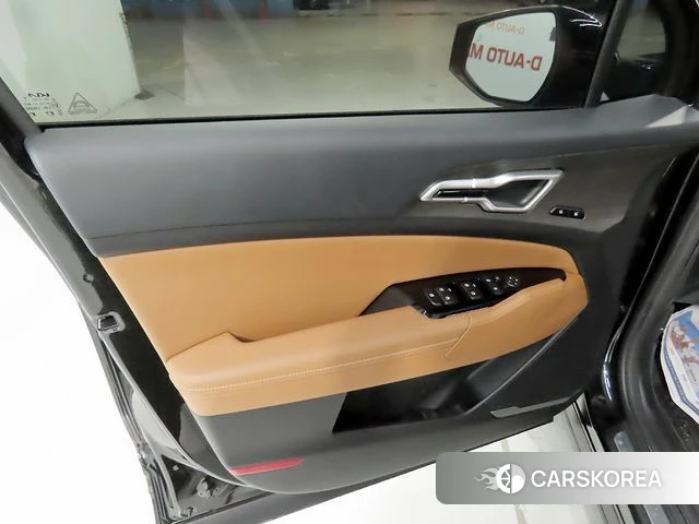 Kia Sportage 5th Generation Hybrid 2024 Черный из Кореи, фото 3