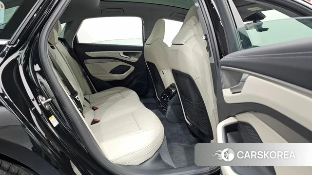 Audi A6 (C9) 2026 Черный из Кореи, фото 3