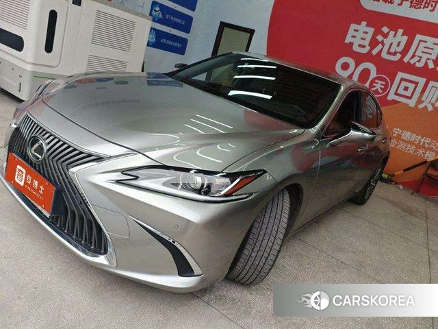 Lexus ES 2021 Серебристо-серый из Китая, фото 3