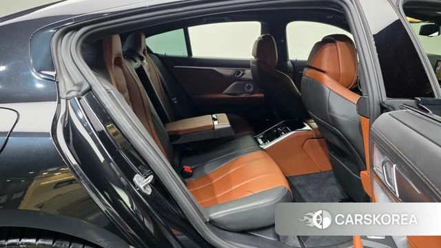 BMW 8 Series (G15) 2022 Черный из Кореи, фото 3