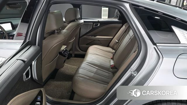 Kia K8 2024 Серебристо-серый из Кореи, фото 3