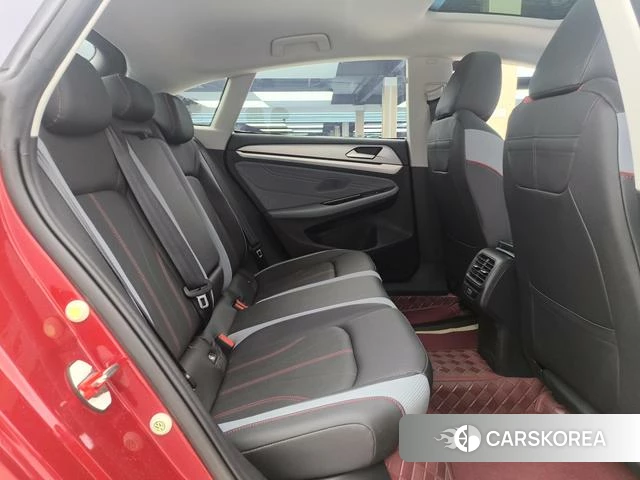 Volkswagen Lamando 2023 Красный из Китая, фото 3