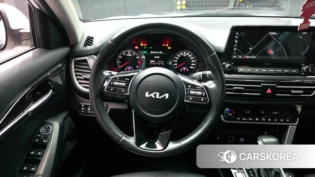 Kia Seltos 2022 Белый из Кореи, фото 3