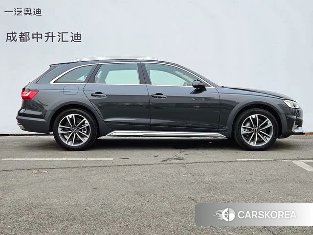 Audi A4L 2021 Темно-серый из Китая, фото 3