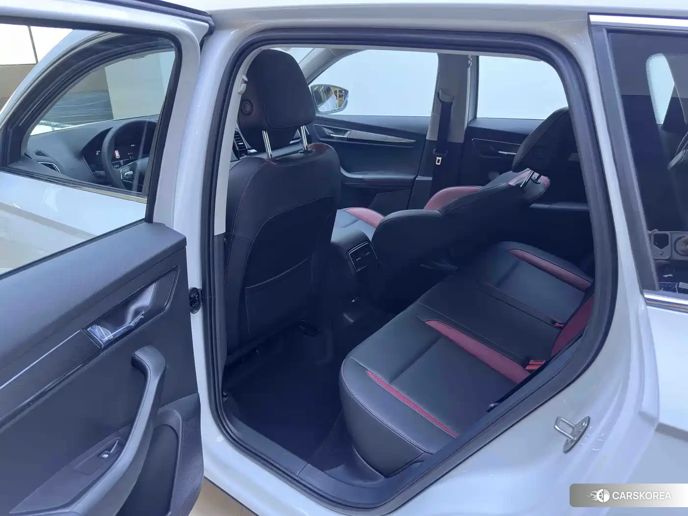 Skoda Karoq 2026 Белый из Китая, фото 3