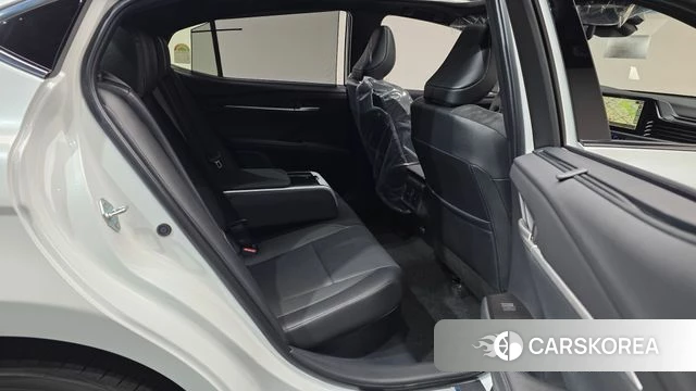 Toyota Camry (XV80) 2026 Белый из Кореи, фото 3