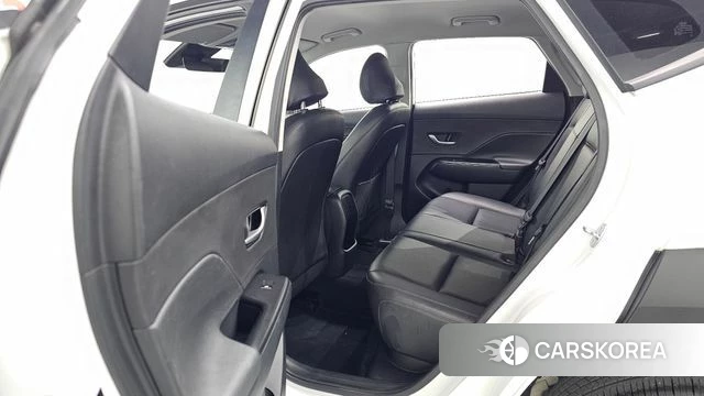 Hyundai Kona (SX2) 2023 Белый из Кореи, фото 3