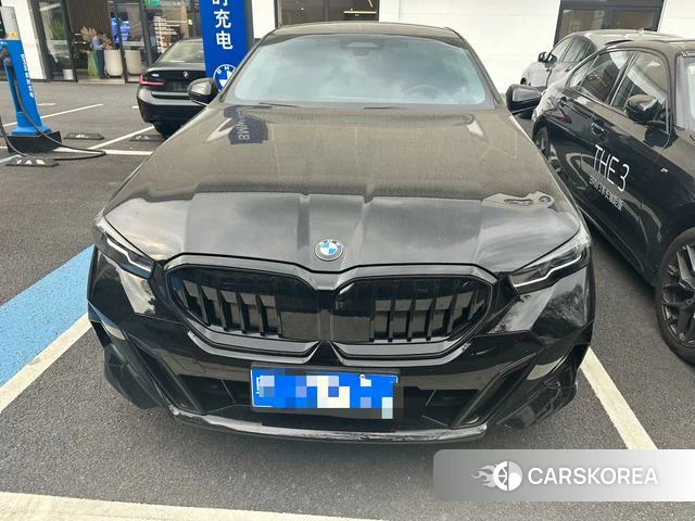 BMW 5 series 2026 Черный из Китая, фото 3