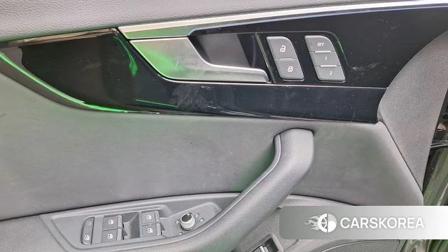 Audi A4 (B9) 2022 Серый из Кореи, фото 3