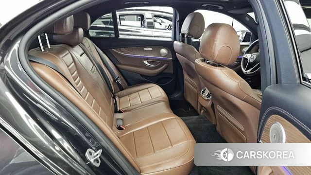Mercedes-Benz E-Class W213 2021 Серый из Кореи, фото 3