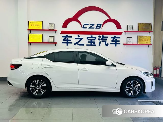 Nissan Sylphy 2023 Белый из Китая, фото 3