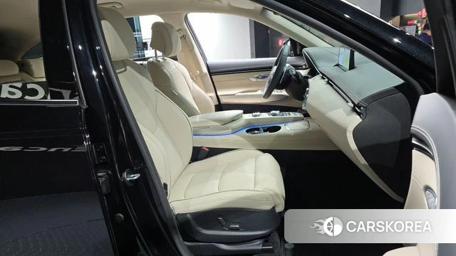 Genesis GV70 2021 Черный из Кореи, фото 3