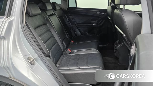 Volkswagen Tiguan second Generation 2018 Серебряный из Кореи, фото 3