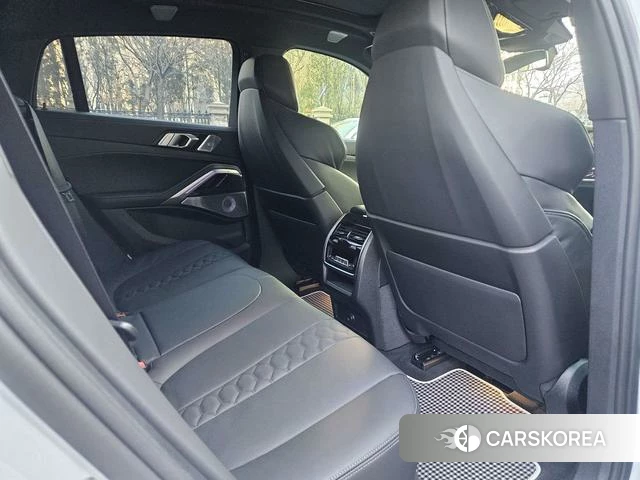 BMW X6 M 2025 Фиолетовый из Китая, фото 3