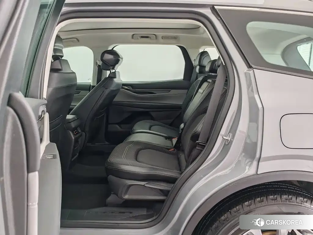 Ford Edge 2023 Silver/gray из Китая, фото 3