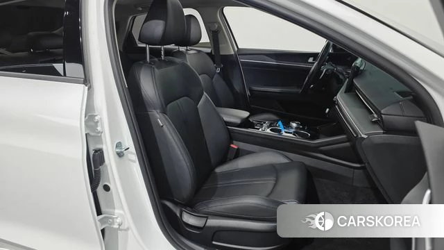 Kia The New K5 3rd generation 2024 Белый из Кореи, фото 3