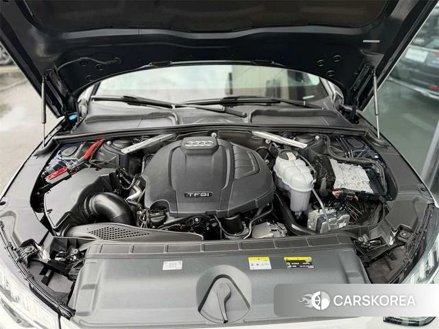 Audi A4L 2023 Серебристо-серый из Китая, фото 3