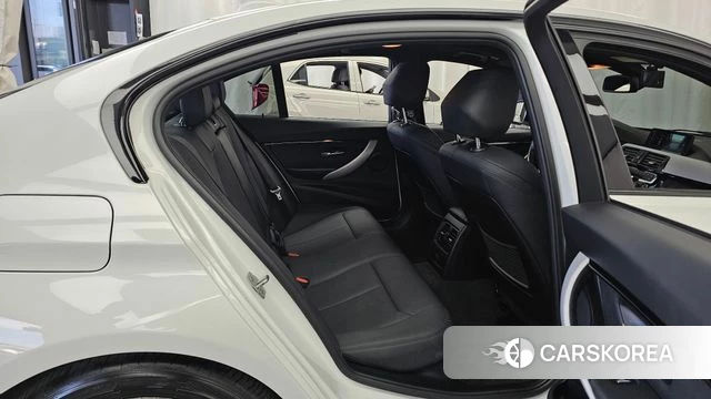 BMW 3 Series (F30) 2018 Белый из Кореи, фото 3