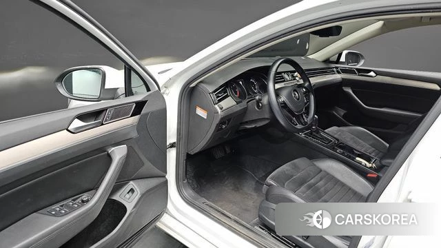 Volkswagen Passat GT (B8) 2018 Белый из Кореи, фото 3