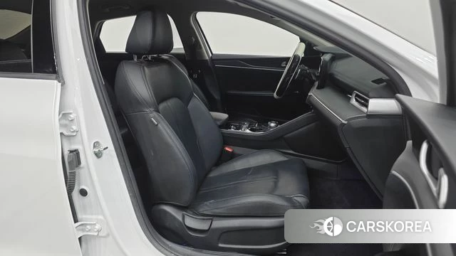 Kia K5 3rd generation 2023 Белый из Кореи, фото 3