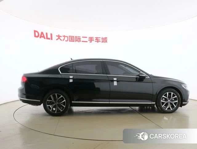 Volkswagen Magotan 2022 Черный из Китая, фото 3