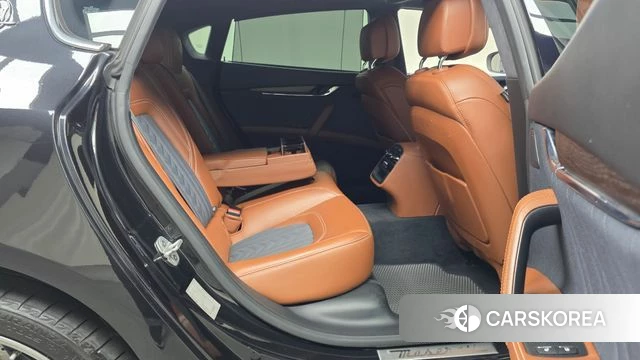 Maserati Quattroporte 2018 Черный из Кореи, фото 3