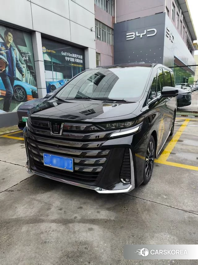 Toyota Vellfire 2024 Черный из Китая, фото 3