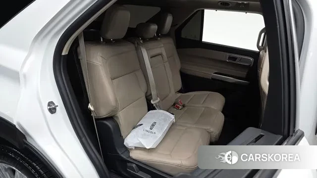 Ford Explorer 6th Generation 2023 Белый из Кореи, фото 3