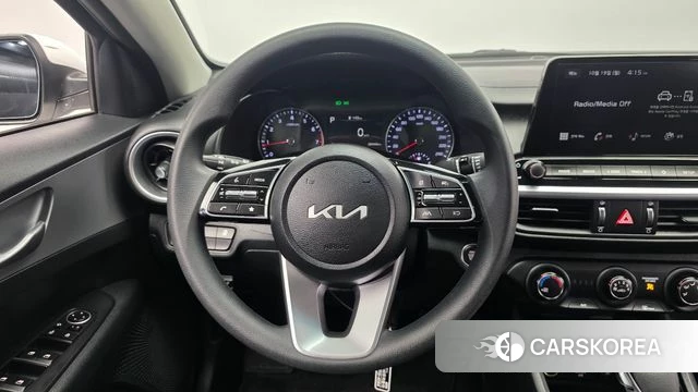 Kia The New K3 2nd generation 2023 Белый из Кореи, фото 3