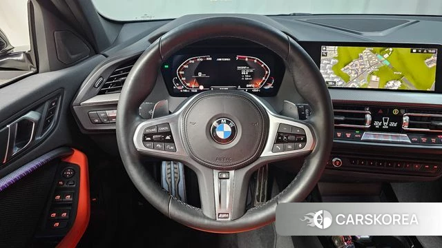 BMW 1 Series (F40) 2023 Черный из Кореи, фото 3