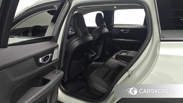 Volvo V60 Cross-Country 2nd Generation 2020 Серебристо-серый из Кореи, фото 3