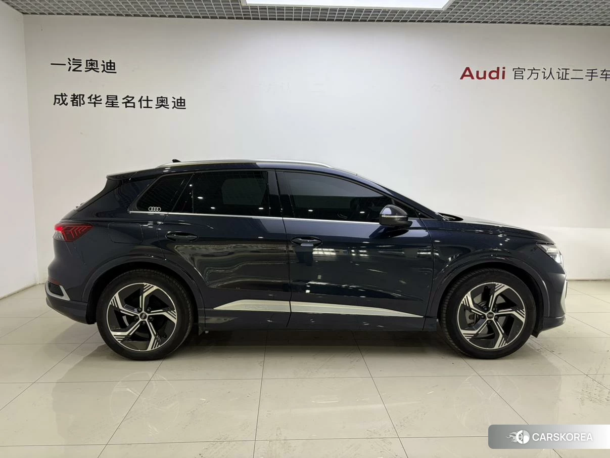 Audi Q4 2023 Синий из Китая, фото 3