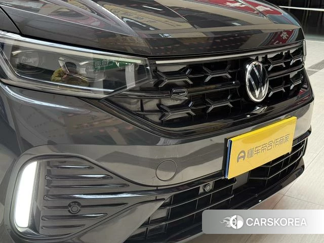 Volkswagen Tayron 2023 Черный из Китая, фото 3