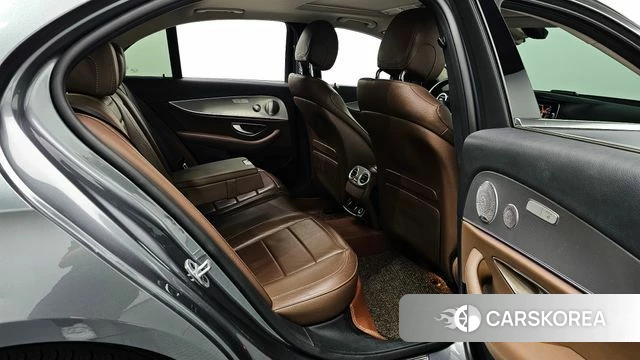 Mercedes-Benz E-Class W213 2018 Серый из Кореи, фото 3