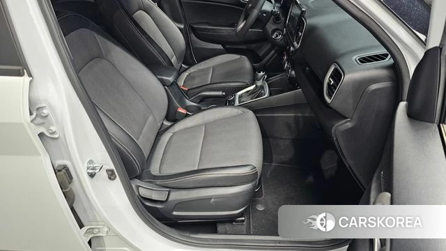 Hyundai Venue 2023 Белый из Кореи, фото 3