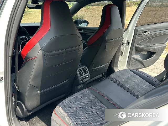 Volkswagen Golf 2022 Белый из Китая, фото 3