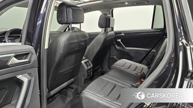 Volkswagen Tiguan second Generation 2022 Черный из Кореи, фото 3
