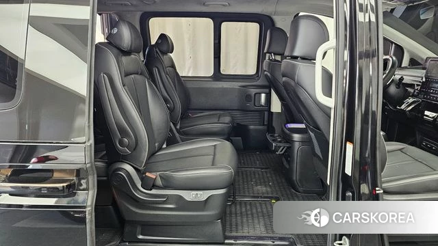 Hyundai Staria 2023 Черный из Кореи, фото 3