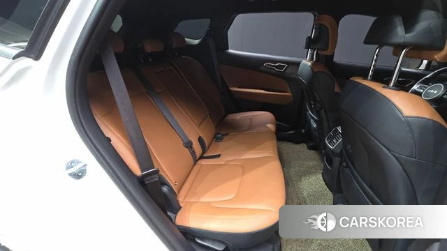 Kia Sportage 5th Generation 2023 Белый из Кореи, фото 3