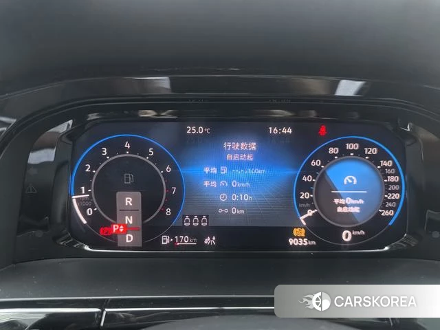 Volkswagen Teramont 2023 Серебристо-серый из Китая, фото 3