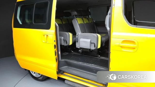 Hyundai The New Grand Starex 2018 Желтый из Кореи, фото 3